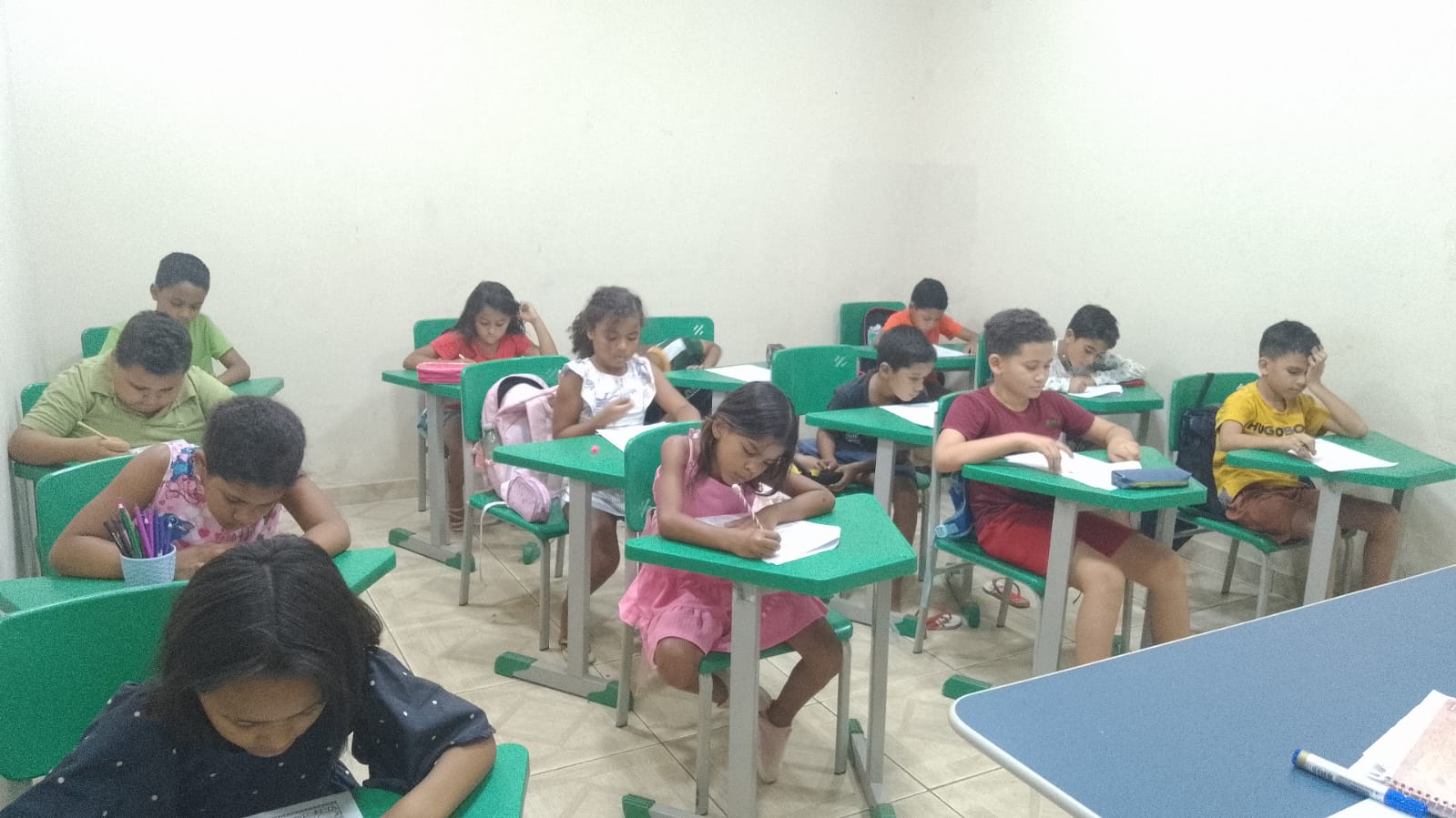Crianças participam de atividade pedagógica do EduCadhes